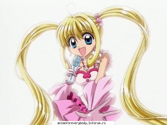 poze..e preferata mea in forma pitchy :zzz: adik cand e sirena si cand canta :zzz: luchia